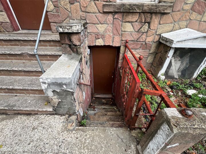 Property Photo: 1314 Stratford Avenue NY 10472