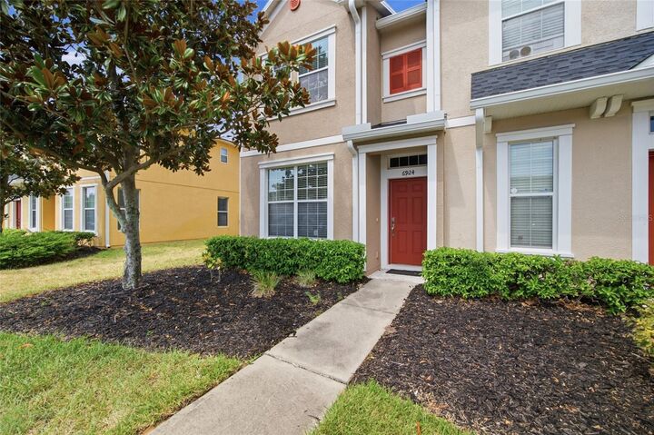 Property Photo:  6924 Towering Spruce Drive  FL 33578 