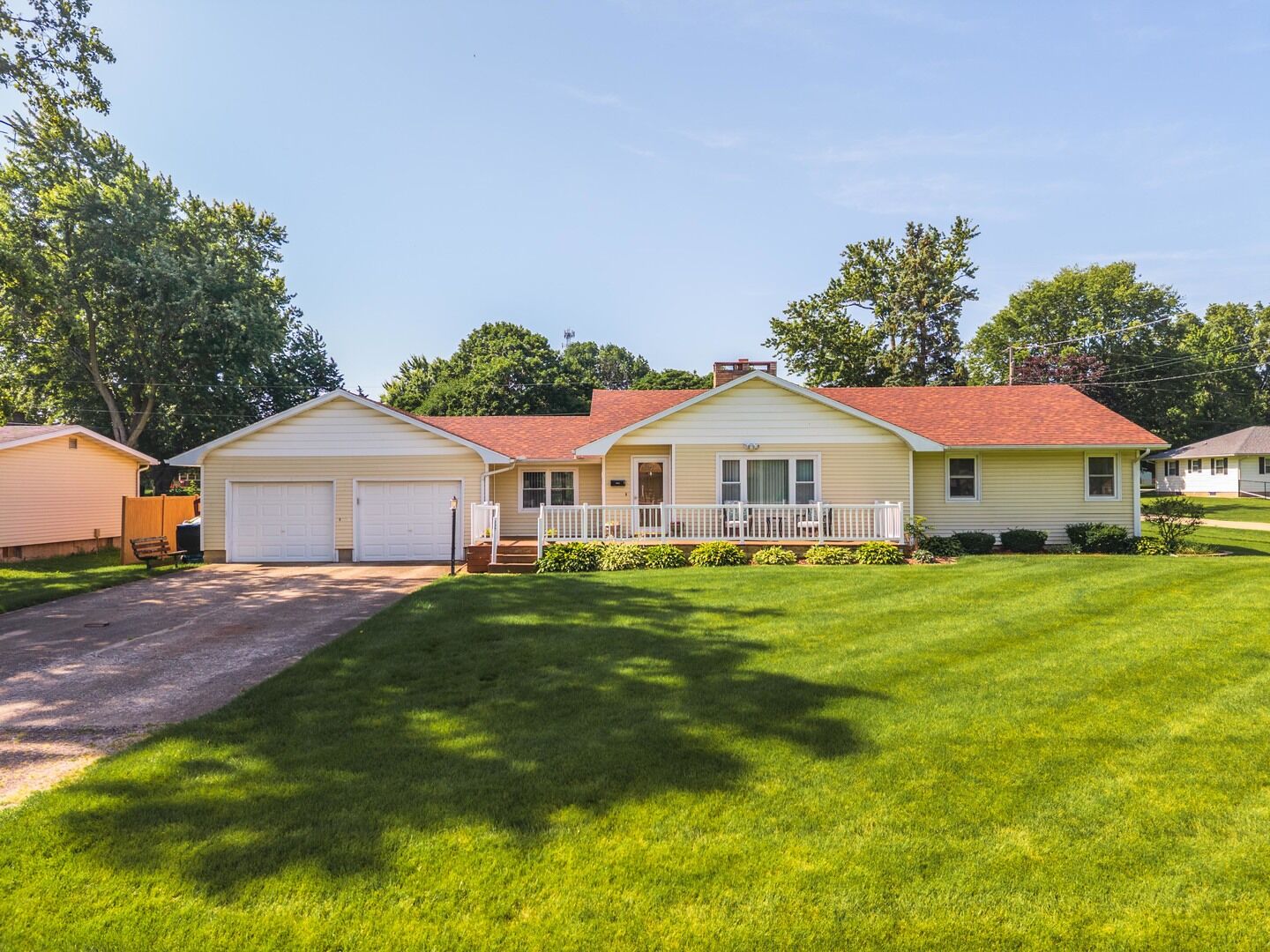 Property Photo:  127 W 1st Street  IL 61760 