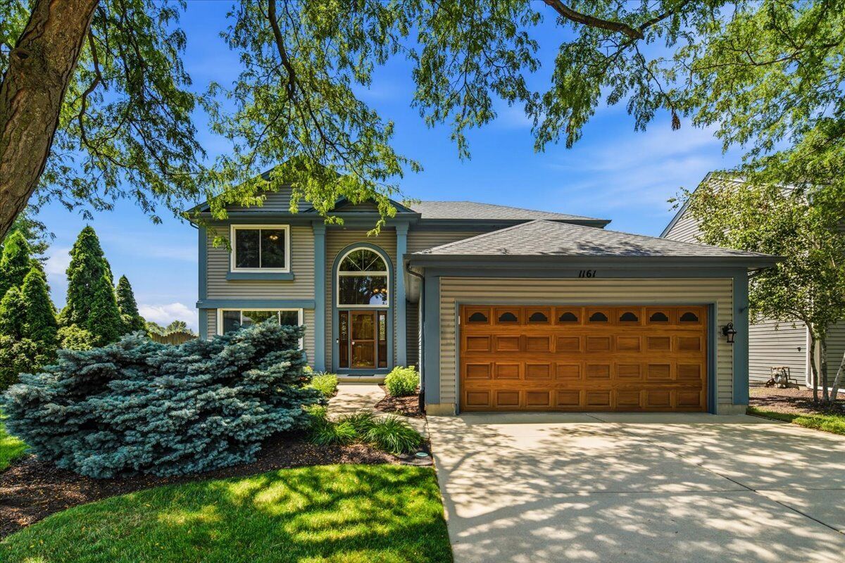 Property Photo: 1161 Scarlet Oak Circle IL 60506