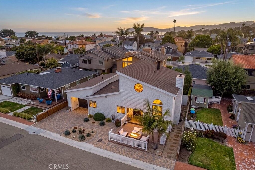 Property Photo:  250 Castaic Avenue  CA 93449 