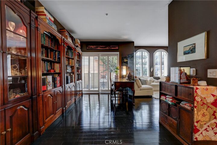 Property Photo: 12060 Hoffman 107 CA 91604