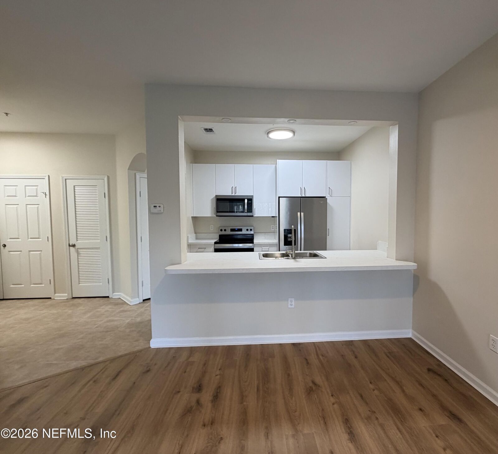 Property Photo: 7990 Baymeadows Road E 1111 FL 32256