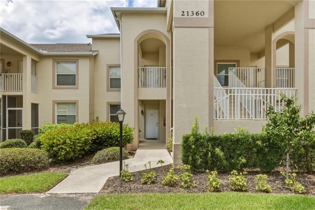 Property Photo: 21360 Lancaster Run 1513 FL 33928