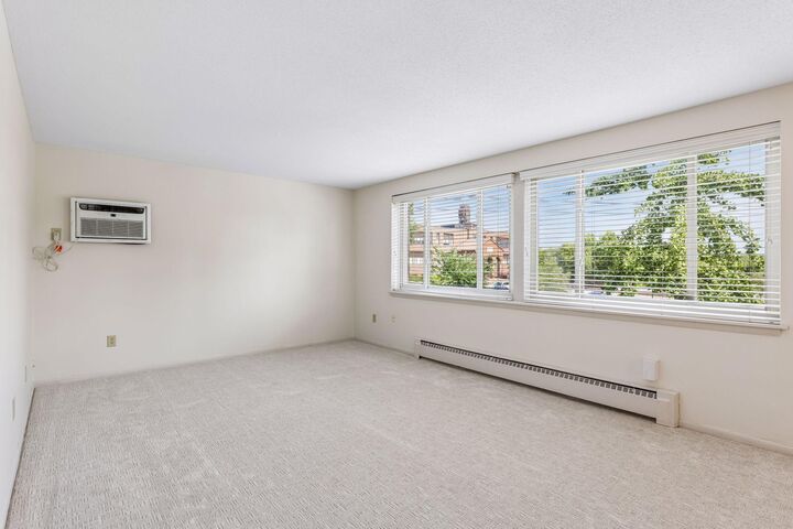 Property Photo: 4400 Upton Avenue S 201 MN 55410
