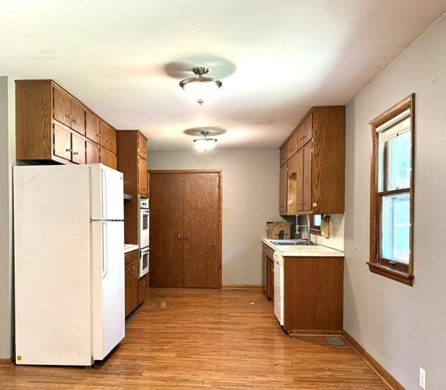 Property Photo:  154 George Avenue E  MN 55395 