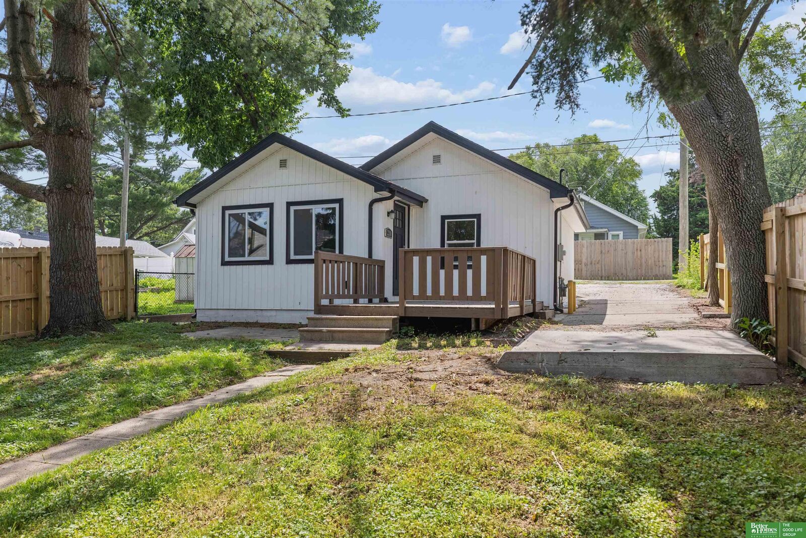 Property Photo:  2210 N 60 Street  NE 68104 
