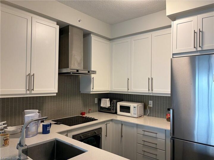 Property Photo:  2081 Fairview Street 1606  ON L7R 0E4 