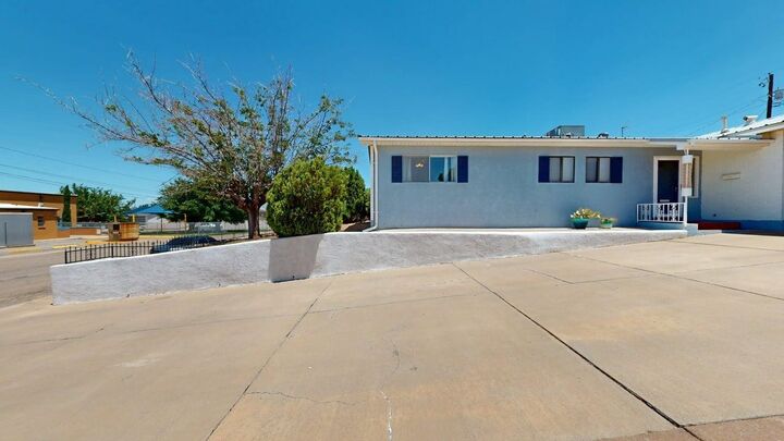 Property Photo:  1812 Pontiac Dr  NM 88310 