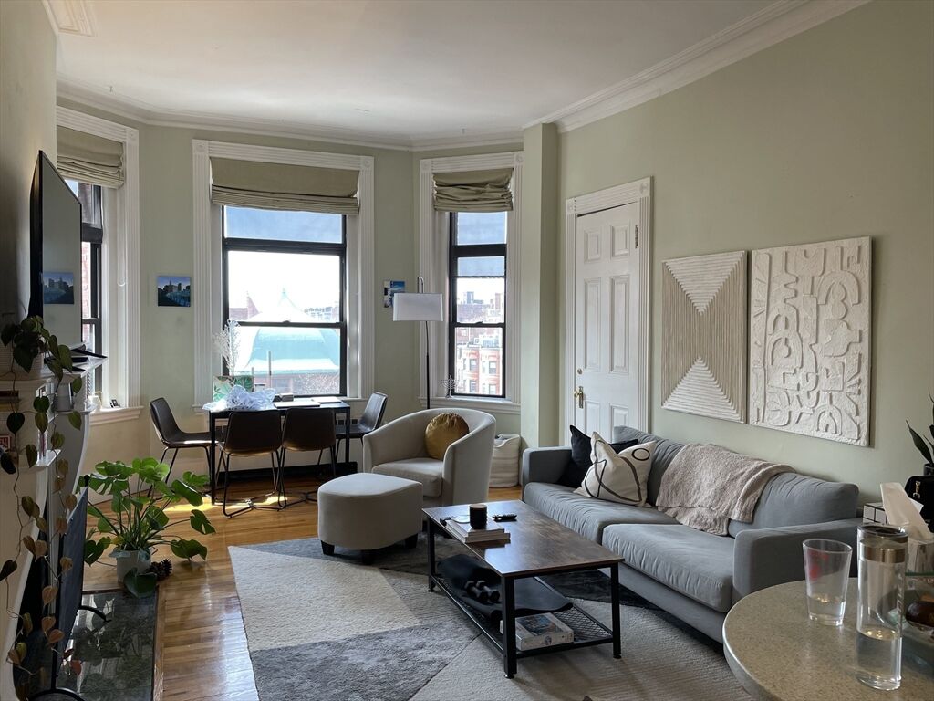 Property Photo:  271 Dartmouth 5H  MA 02116 