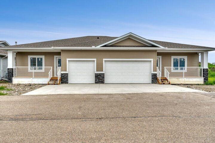 Property Photo:  160 Ridgestone Lane  AB T0L 2A0 