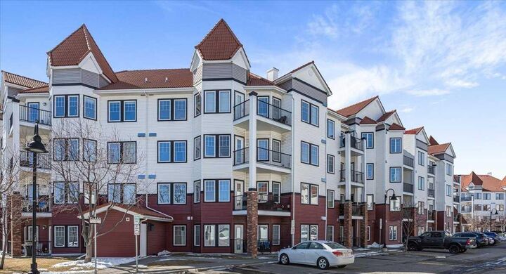 30 Royal Oak Plaza NW 326 — photo 1
