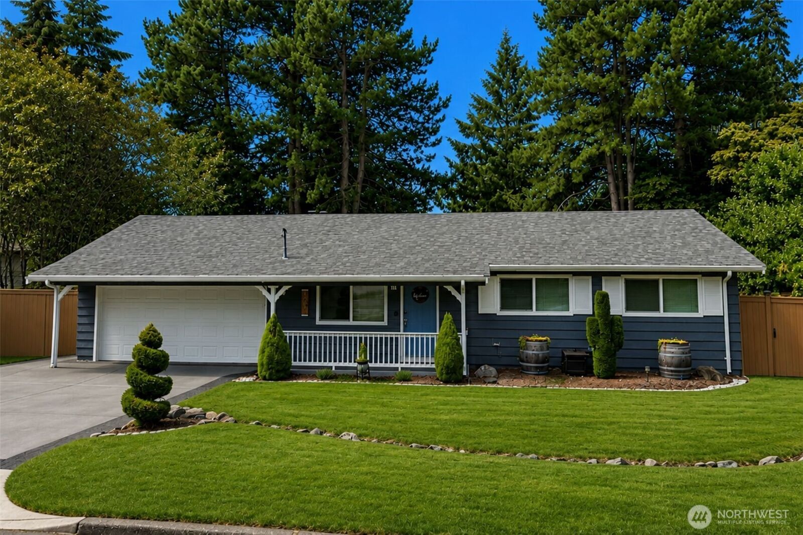 Property Photo: 6959 121st Place SE WA 98056