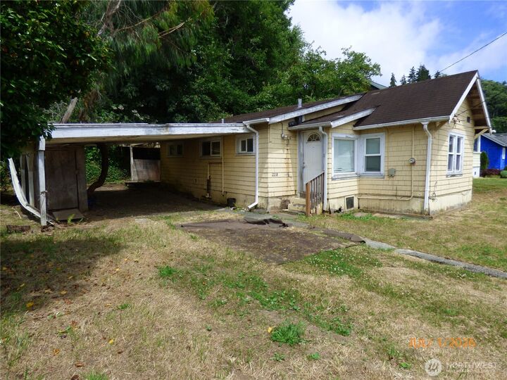 Property Photo: 2218 W 5th Street WA 98520