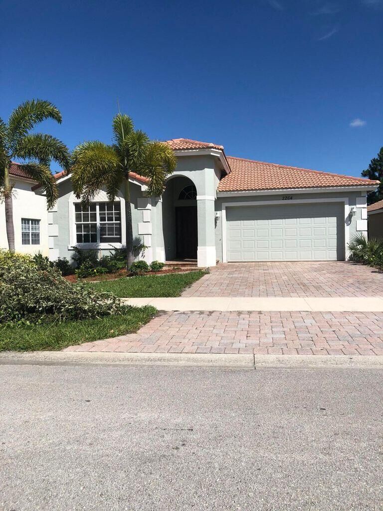 Property Photo:  2264 Newport Isles Boulevard  FL 34953 