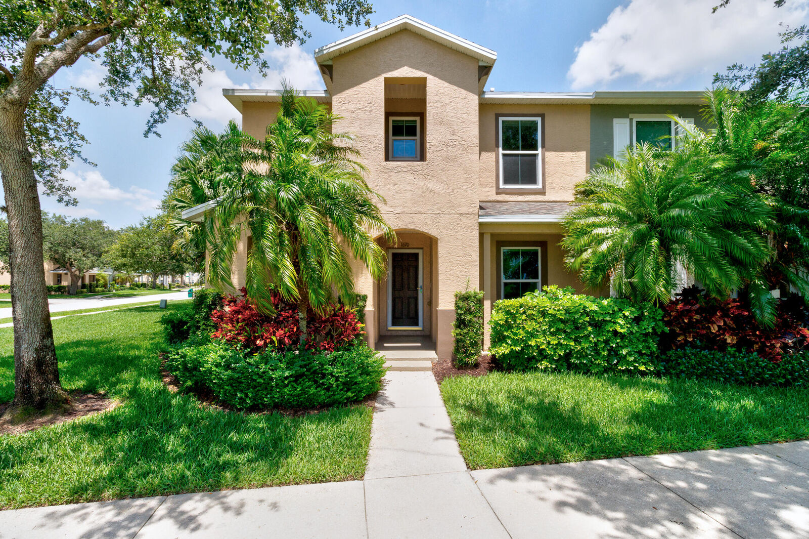 Property Photo:  1670 Pointe West Way 1670  FL 32966 