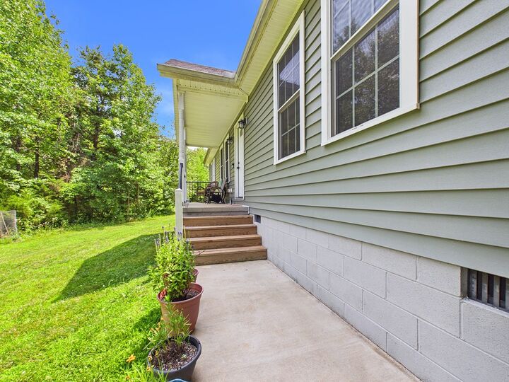 Property Photo: 25 Dogwood Lane VA 23040