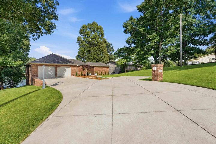 Property Photo: 331 Carson Rd AL 35661