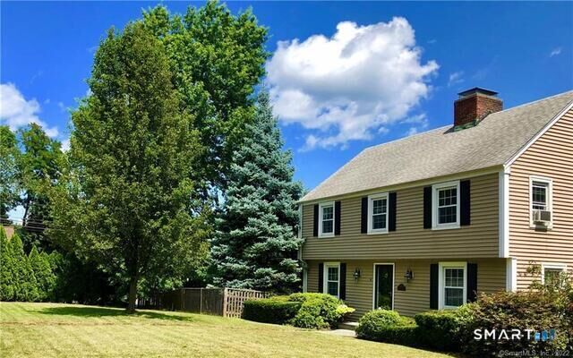 Property Photo: 4 Paxton Road CT 06107