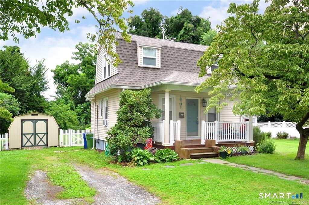 Property Photo: 10 Cottage Street CT 06095