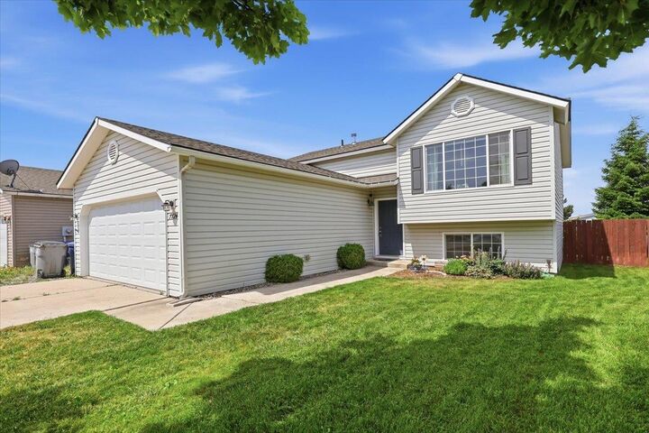 Property Photo: 7724 S Blackberry St WA 99004