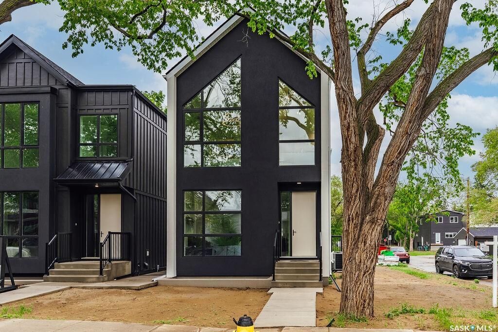 Property Photo: 1139 13th Street E SK S7H 0B8