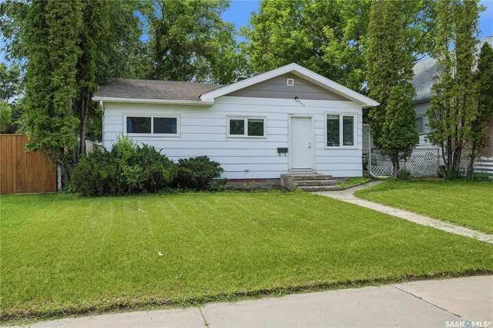 269 Iroquois Street W — photo 1