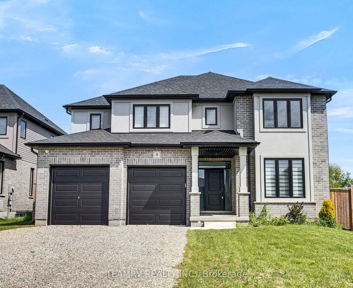 8 Sycamore Drive — photo 1