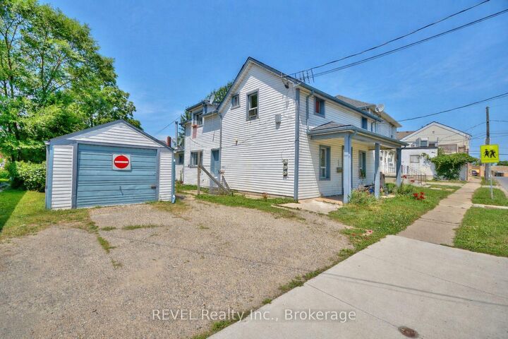Property Photo: 8 Pelham Road ON L2S 1P9