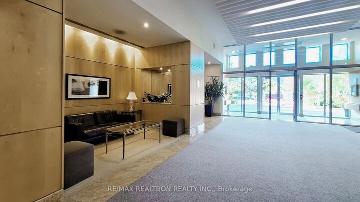 Property Photo:  62 Suncrest Boulevard 103  ON L3T 7Y6 