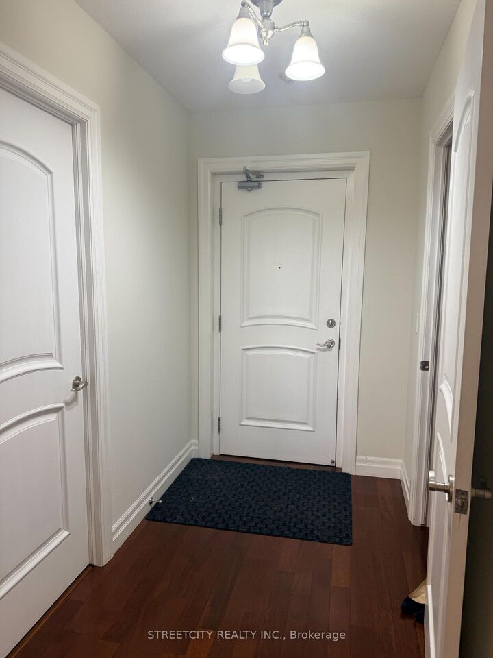 Property Photo:  250 Pall Mall Street 1001  ON N6A 4K3 