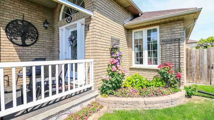 Property Photo: 36 Benjamin Lane ON L4N 0S2