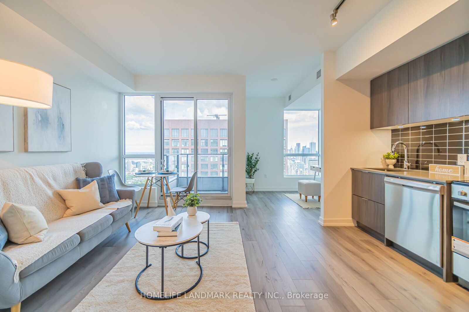 Property Photo: 395 Bloor Street E 5001 ON M4W 0B4