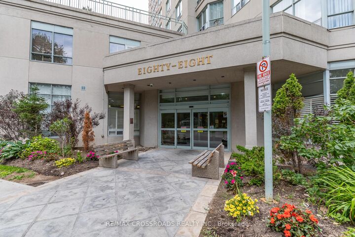 Property Photo:  88 Corporate Drive 1404  ON M1H 3G6 
