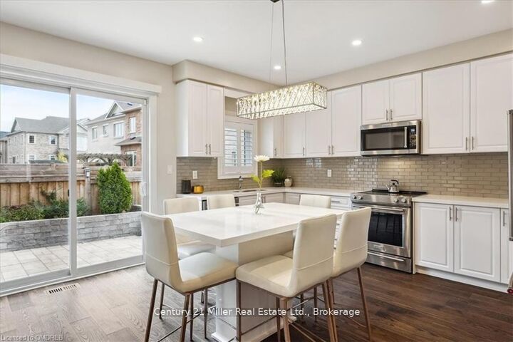 Property Photo:  3083 Streamwood Passage  ON L6H 0S8 