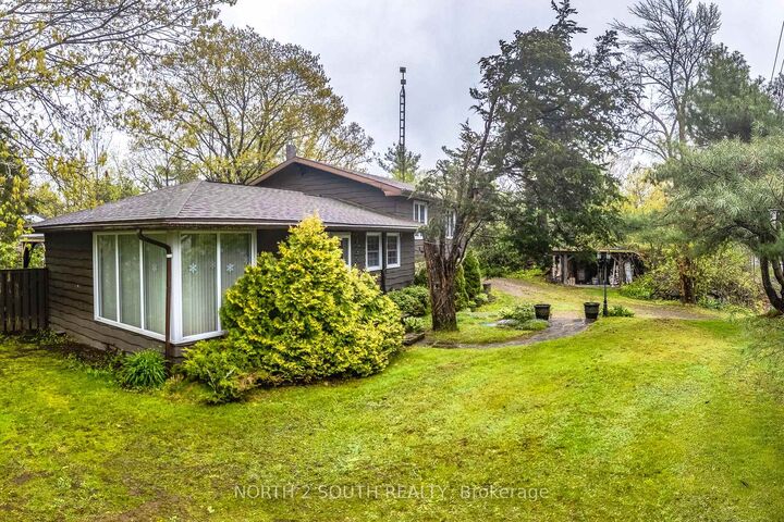 Property Photo: 1146 Honey Harbour Road ON L0K 1S0