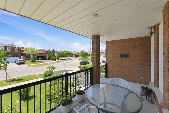 Property Photo: 40 Birdwood Court ON M1W 3K2