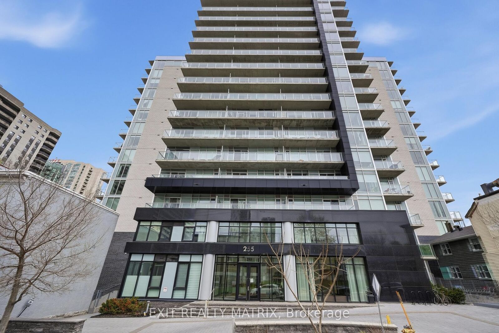 Property Photo:  255 Bay Street 513  ON K1R 0C5 