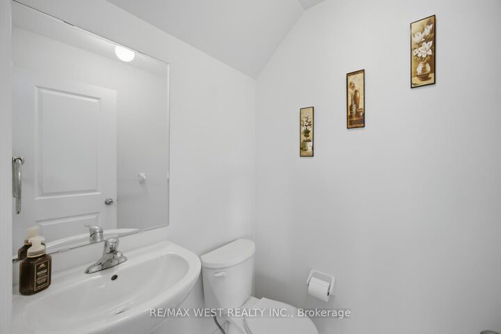 Property Photo: 16 Great Railway Court ON L4H 5E9