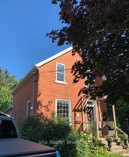 Property Photo:  145 3rd Avenue SE  ON N0G 1L0 