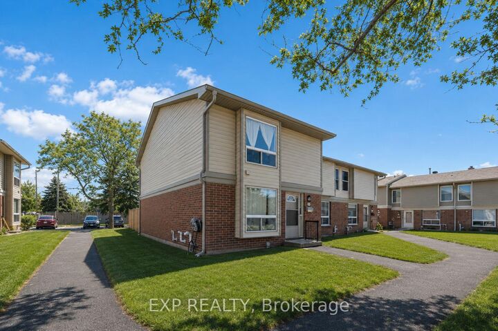 Property Photo: 820 Cahill Drive W 38 ON K1V 9K4