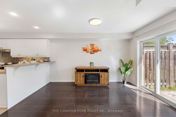 Property Photo:  500 Robert Ferrie Drive  ON N2P 2T7 