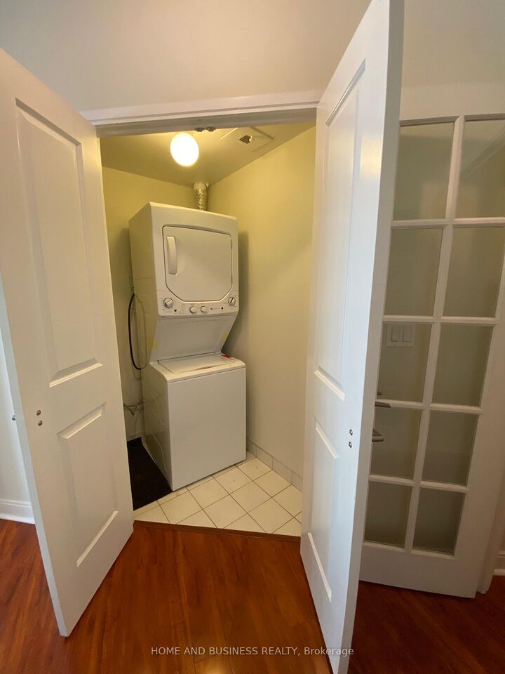 Property Photo: 70 Absolute Avenue 2505 ON L4Z 0A4
