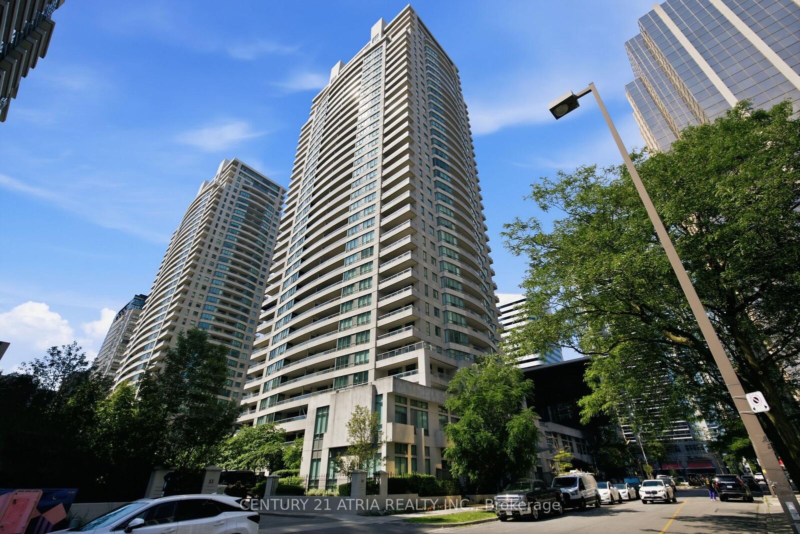 Property Photo: 23 Hollywood Avenue Ph202 ON M2N 7L8