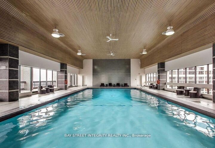 Property Photo:  33 Harbour Square 3013  ON M5J 2G2 