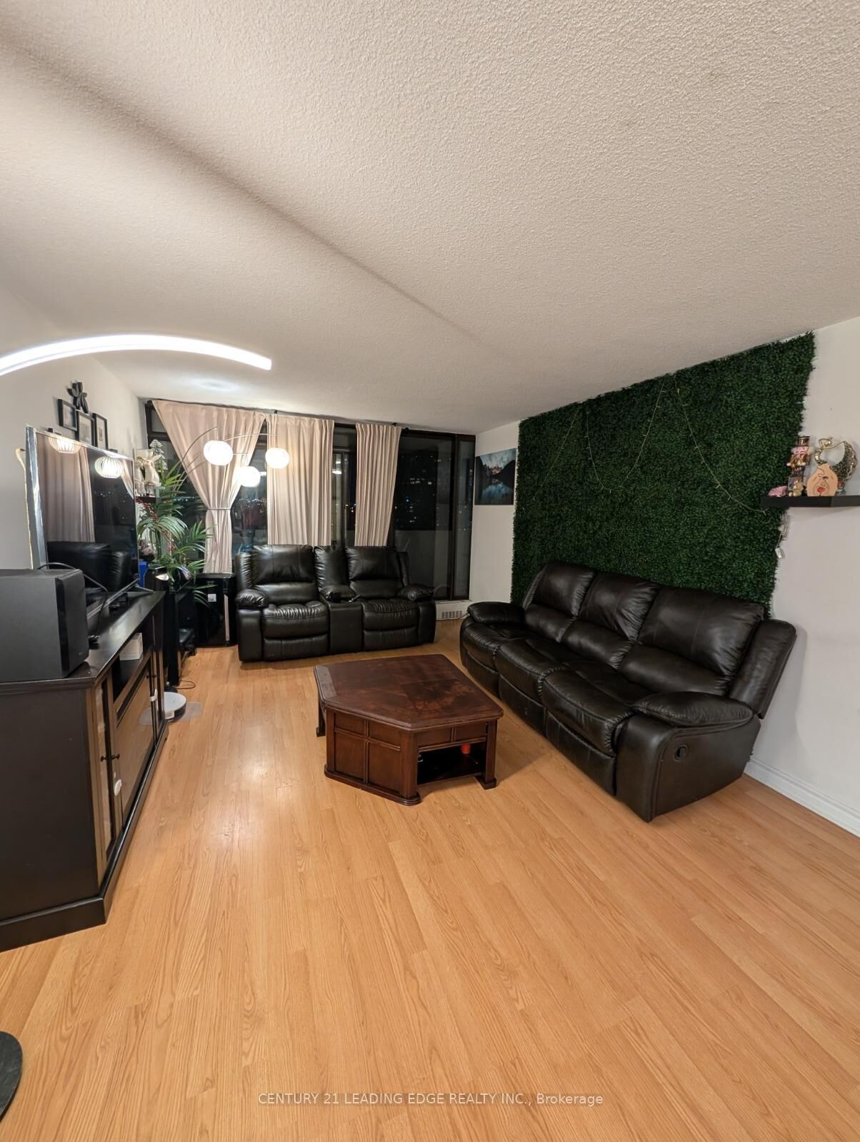 Property Photo:  3300 Don Mills Road 1502  ON M2J 4X7 