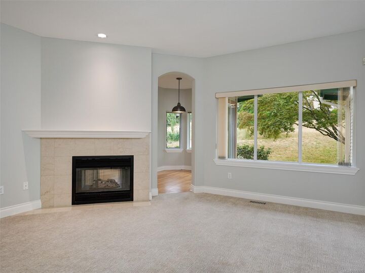 Property Photo: 530 Marsett Pl #98 BC V8Z 7J2