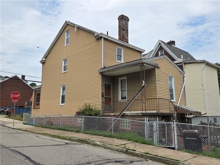 Property Photo:  1411 Clover St  PA 15203 