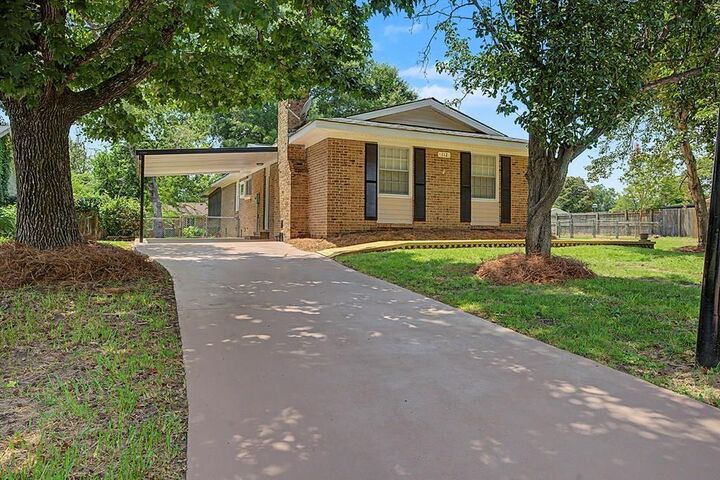 Property Photo:  112 Jefferson Court  GA 31763 