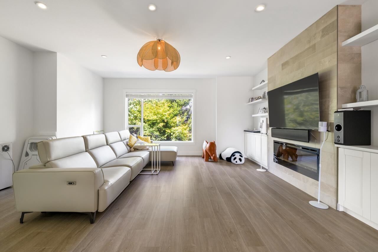 Property Photo: 2277 Oak Meadows Drive 228 BC V3Z 0W6